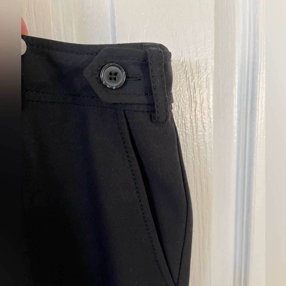 Yzza Mid-Rise Pleated Trousers - Picture 3 of 5